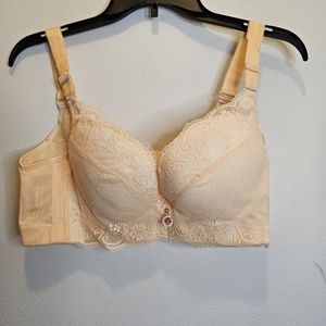 NWT Unknown maker peach bra Size 38C